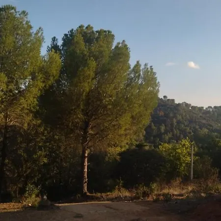 Bonita Casa Blanca En El Bosque. 컨트리하우스
