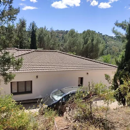 Bonita Casa Blanca En El Bosque. Chalet Cordoue